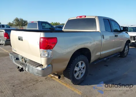 2010 Toyota Tundra Grade 4.6L V8 z USA, uszkodzony, nr VIN 5TFRM5F14AX016168